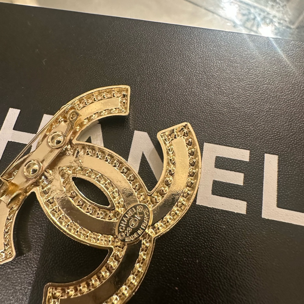 CHANEL Black and Silver Crystal Brooch - Picture 6 of 7